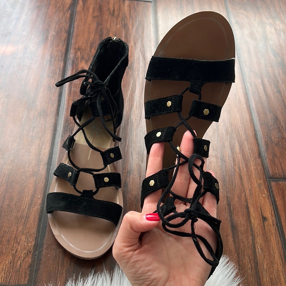 Dolce Vita black 💯 suede flat sandals